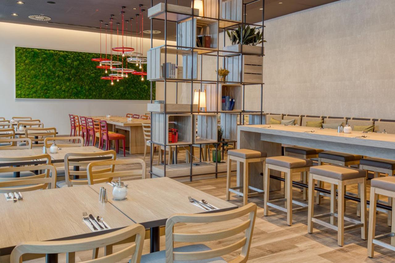 Intercityhotel Berlin Airport Ber Terminal 1 & 2 Schönefeld Eksteriør bilde Restaurant interior design