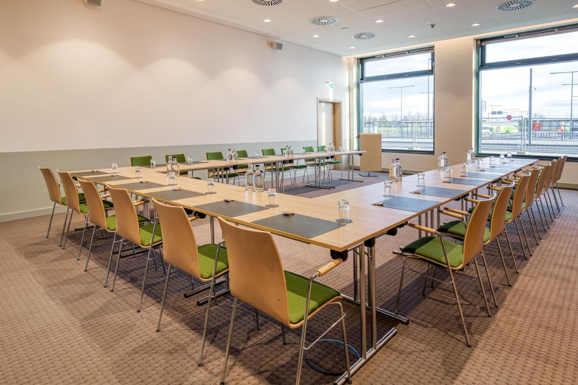 Intercityhotel Berlin Airport Ber Terminal 1 & 2 Schönefeld Eksteriør bilde Meeting room