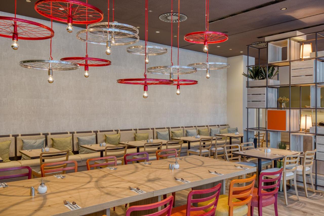 Intercityhotel Berlin Airport Ber Terminal 1 & 2 Schönefeld Eksteriør bilde Restaurant interior design