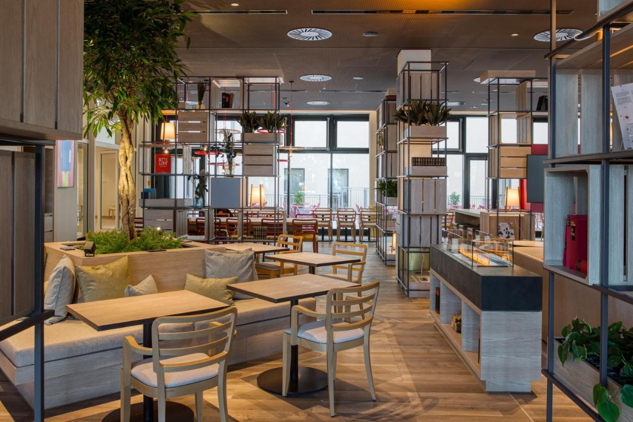 Intercityhotel Berlin Airport Ber Terminal 1 & 2 Schönefeld Eksteriør bilde Interior of the hotel
